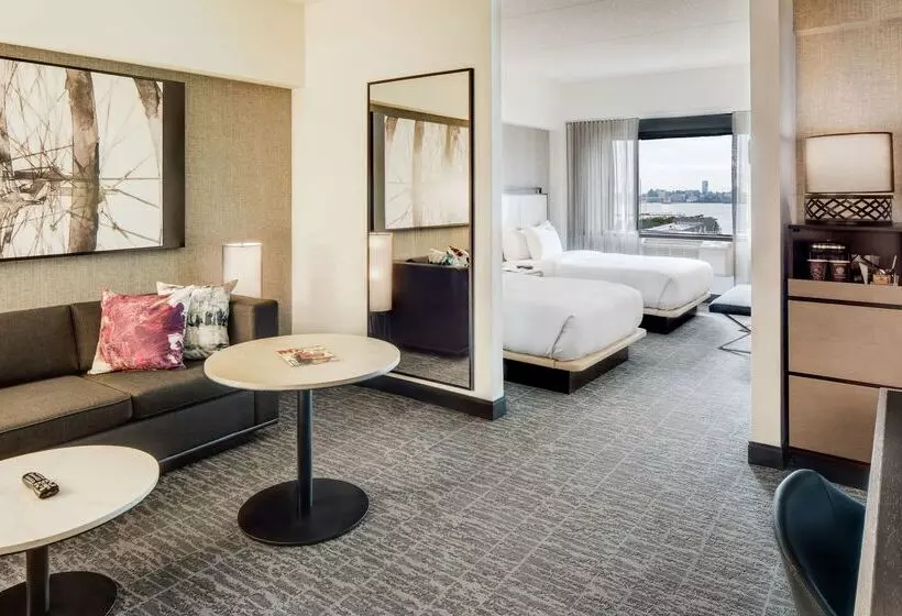 Doubletree By Hilton Hotel & Suites Jersey City