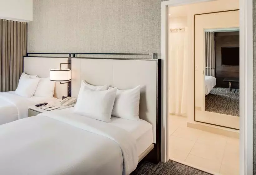 Doubletree By Hilton Hotel & Suites Jersey City