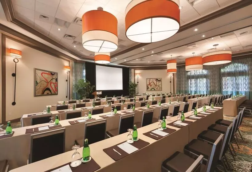 호텔 Doubletree Suites By Hilton Orlando Disney Springs® Area