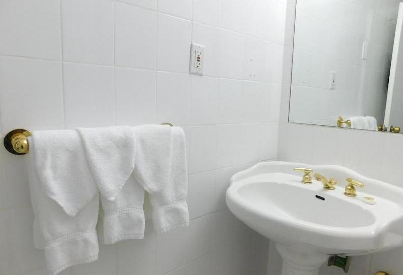 호텔 Ramada By Wyndham North Bergen