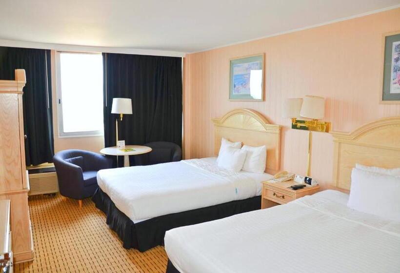 호텔 Ramada By Wyndham North Bergen