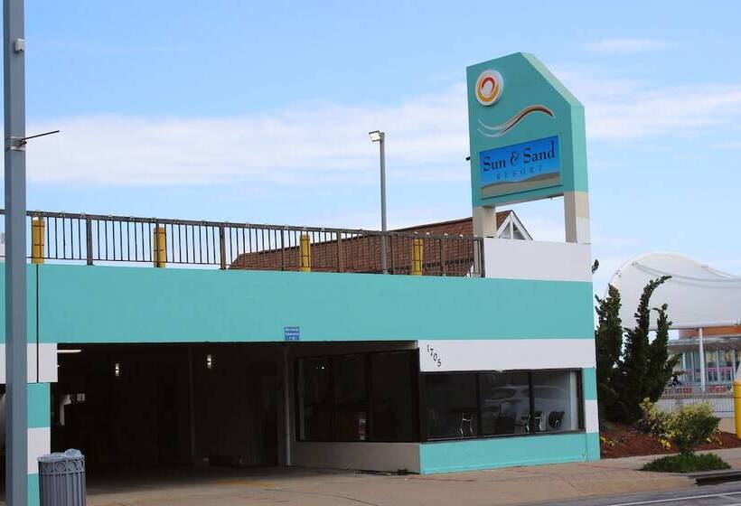 ホテル Sun & Sand Resort Oceanfront Suites