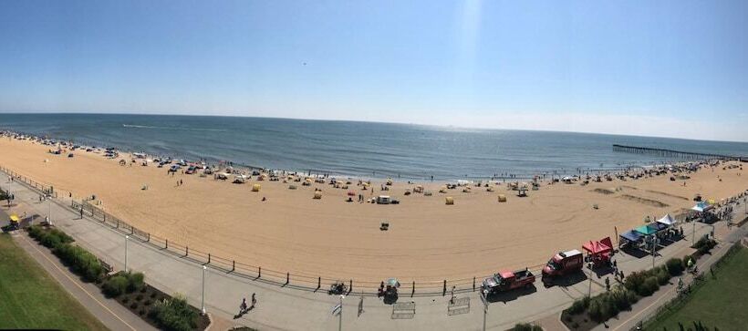 ホテル Sun & Sand Resort Oceanfront Suites