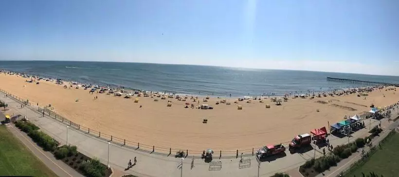 Szálloda Sun & Sand Resort Oceanfront Suites