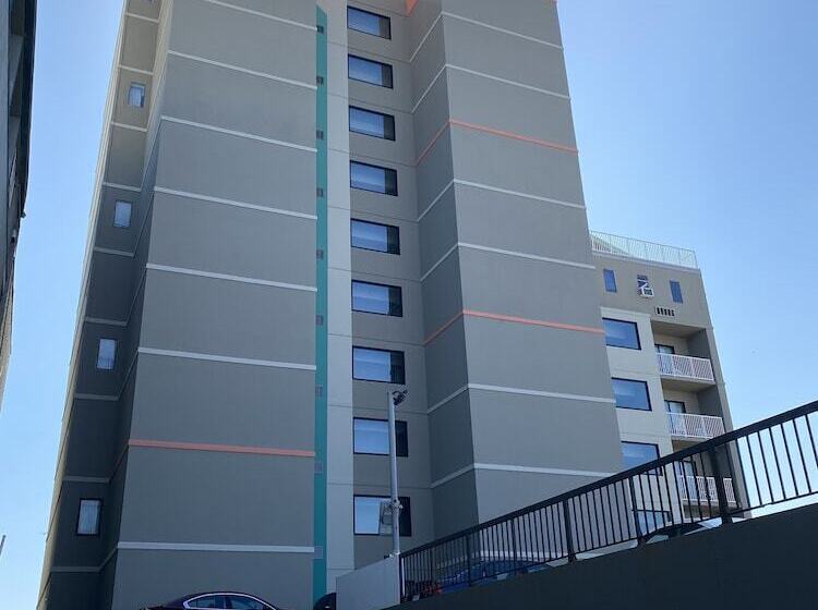 ホテル Sun & Sand Resort Oceanfront Suites