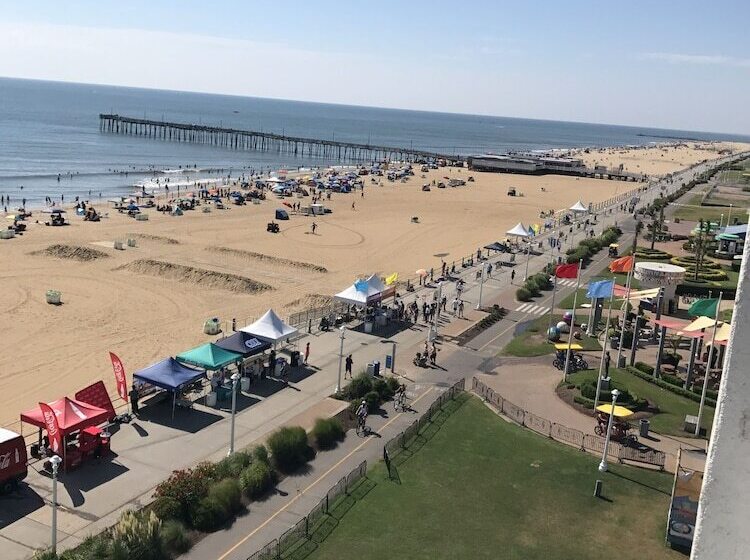 ホテル Sun & Sand Resort Oceanfront Suites