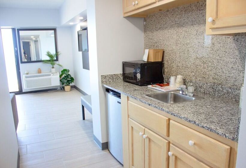 ホテル Sun & Sand Resort Oceanfront Suites