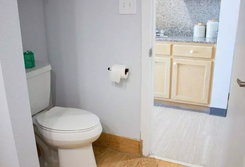 Szálloda Sun & Sand Resort Oceanfront Suites