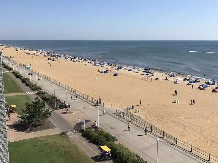 Szálloda Sun & Sand Resort Oceanfront Suites