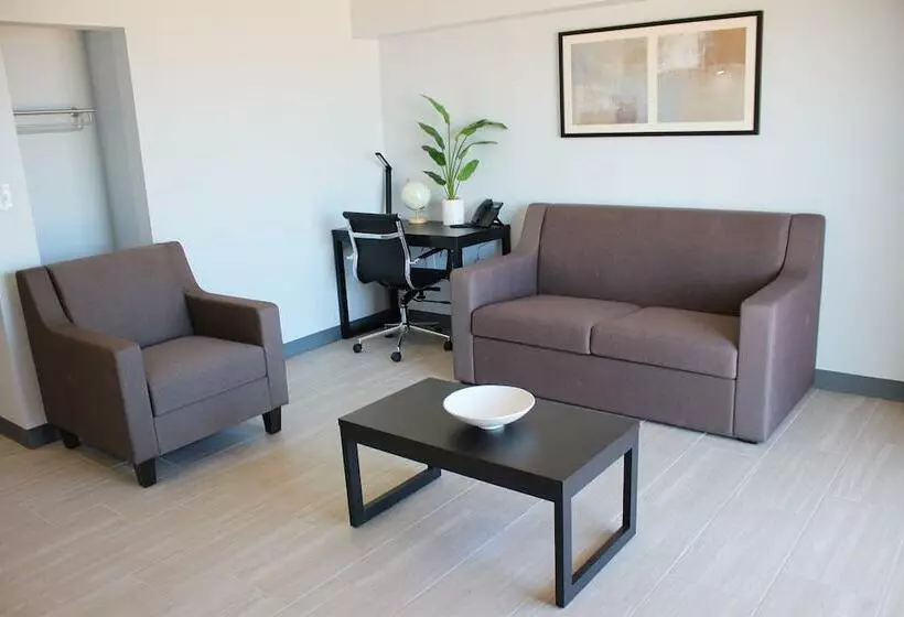 Szálloda Sun & Sand Resort Oceanfront Suites