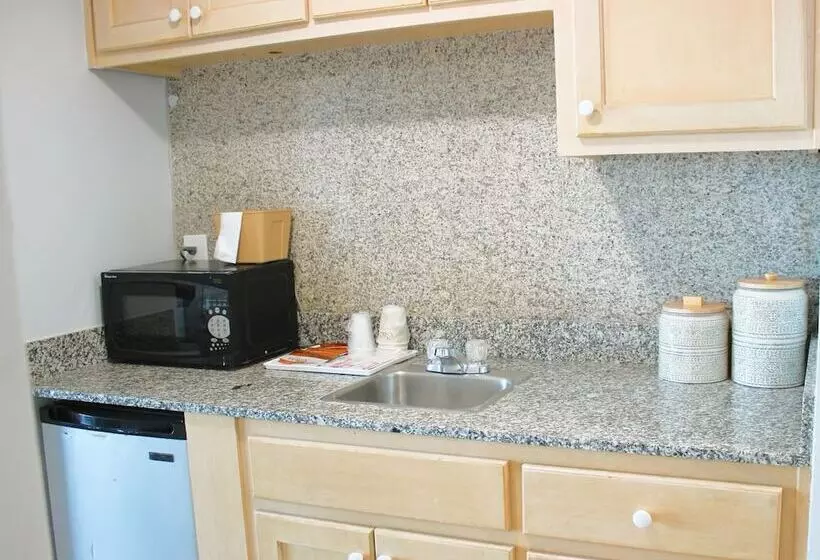 Szálloda Sun & Sand Resort Oceanfront Suites