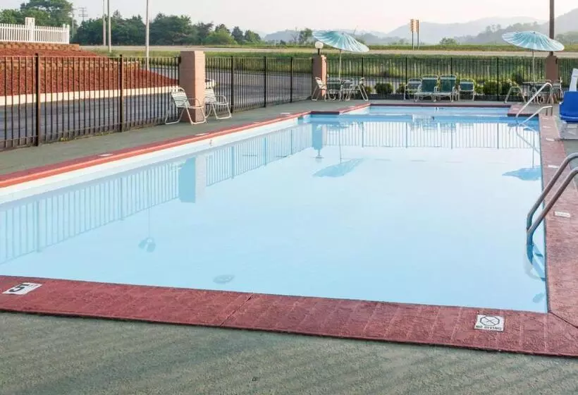 فندق على الطريق Econo Lodge