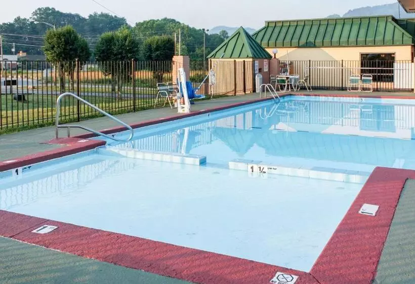 فندق على الطريق Econo Lodge