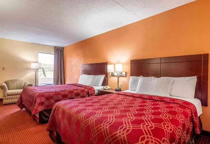 فندق على الطريق Econo Lodge
