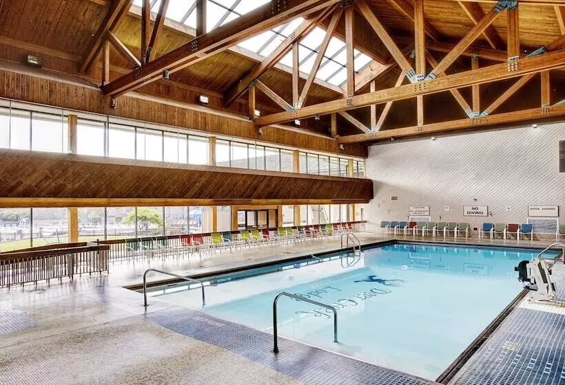 منتجع Deer Creek Lodge & Conference Center