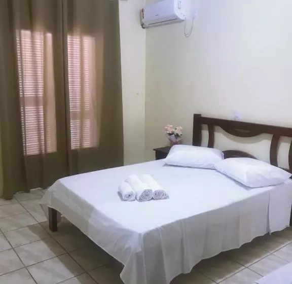 ペンション Tres Torres Pousada