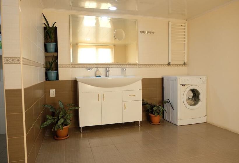 تختخواب و صبحانه Seva Guesthouse Byurakan