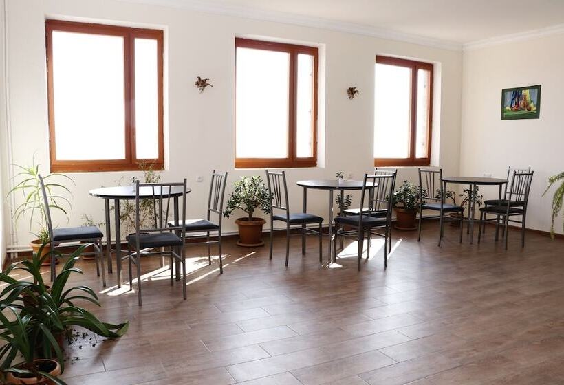 تختخواب و صبحانه Seva Guesthouse Byurakan