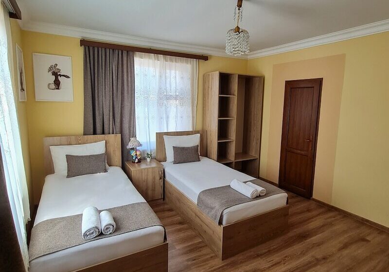 تختخواب و صبحانه Seva Guesthouse Byurakan