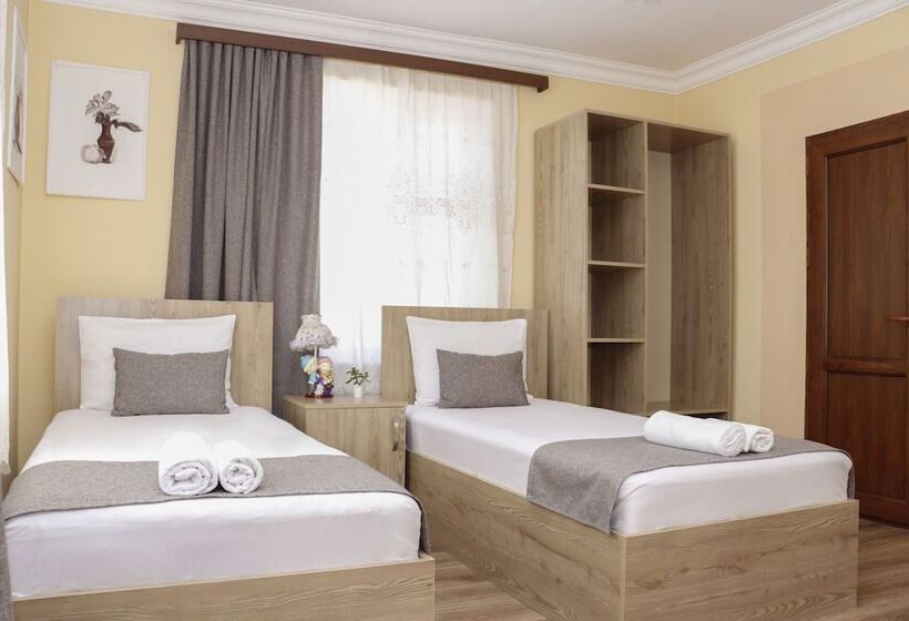 تختخواب و صبحانه Seva Guesthouse Byurakan