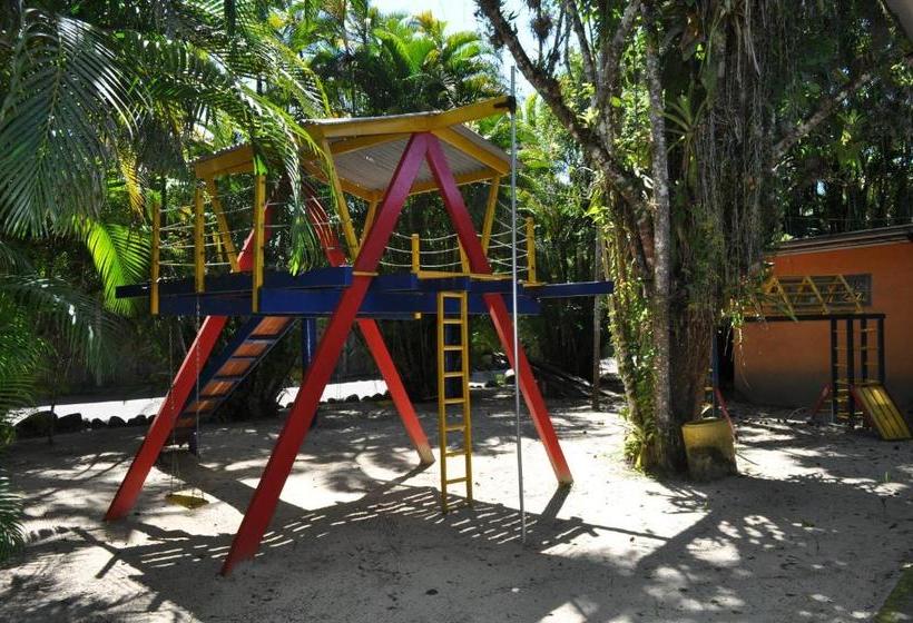 مسافرخانه Pousada Da Villa Itamambuca