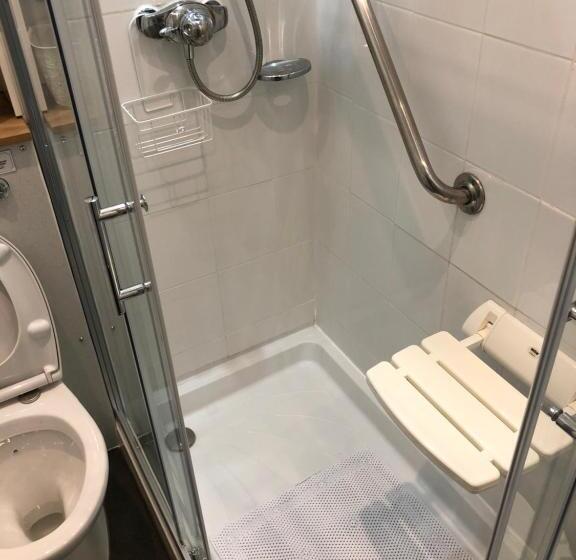 پانسیون Milton Lodge