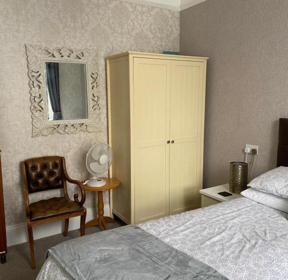 پانسیون Milton Lodge