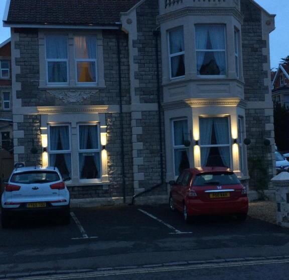 پانسیون Milton Lodge