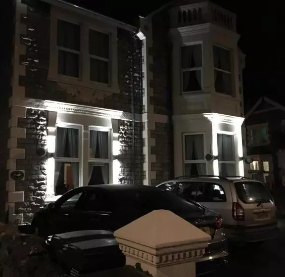ペンション Milton Lodge