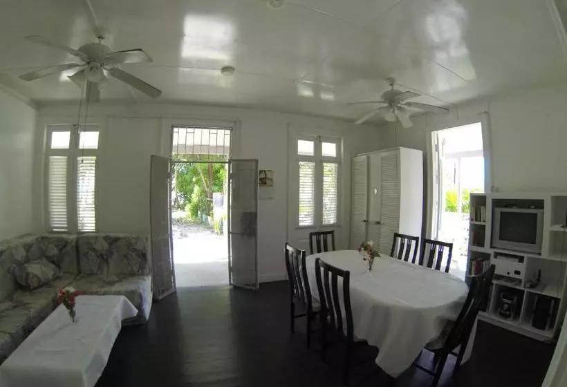 پانسیون Beach Guest House Cleverdale