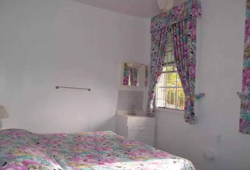 پانسیون Beach Guest House Cleverdale