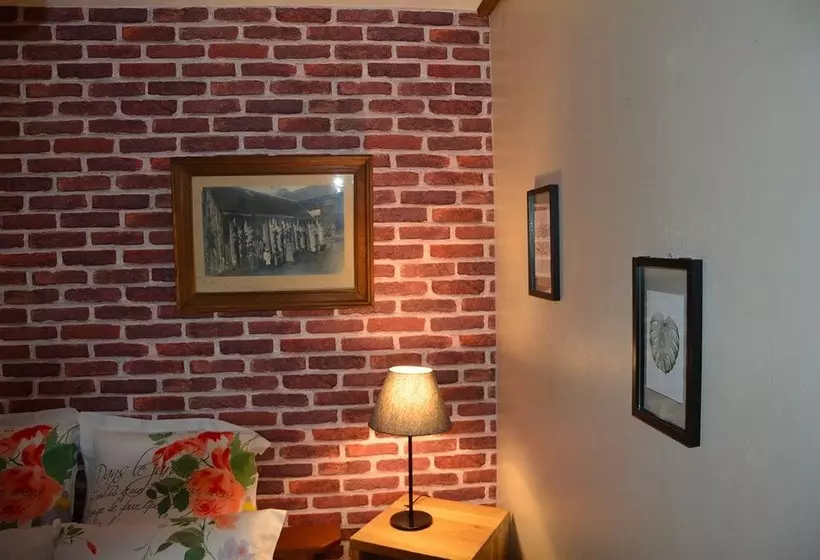 Aamiaismajoitus (B&B) La Coterie De Troo