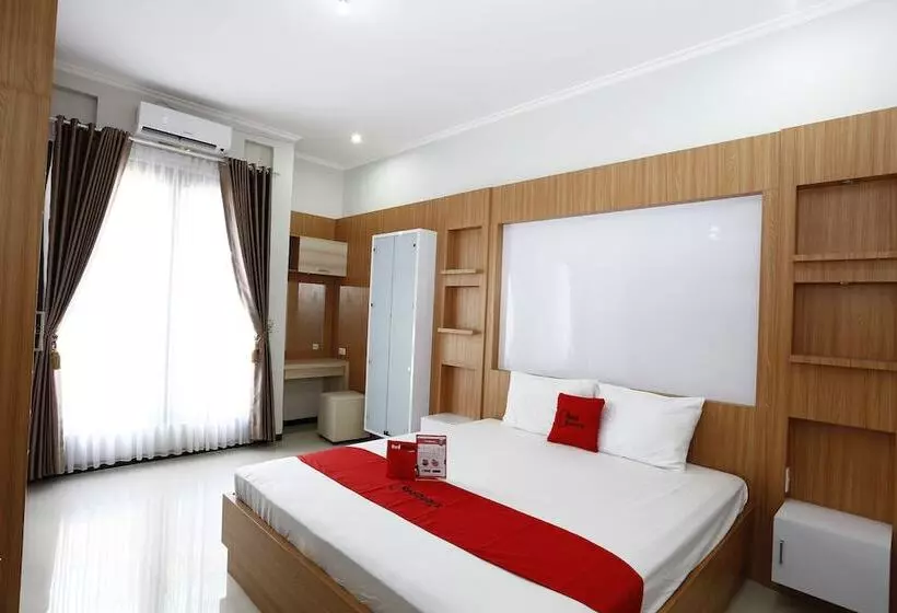 Hotelli Reddoorz @ Merapi View