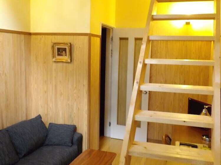 פנסיון Cafe & Inn That Sounds Good