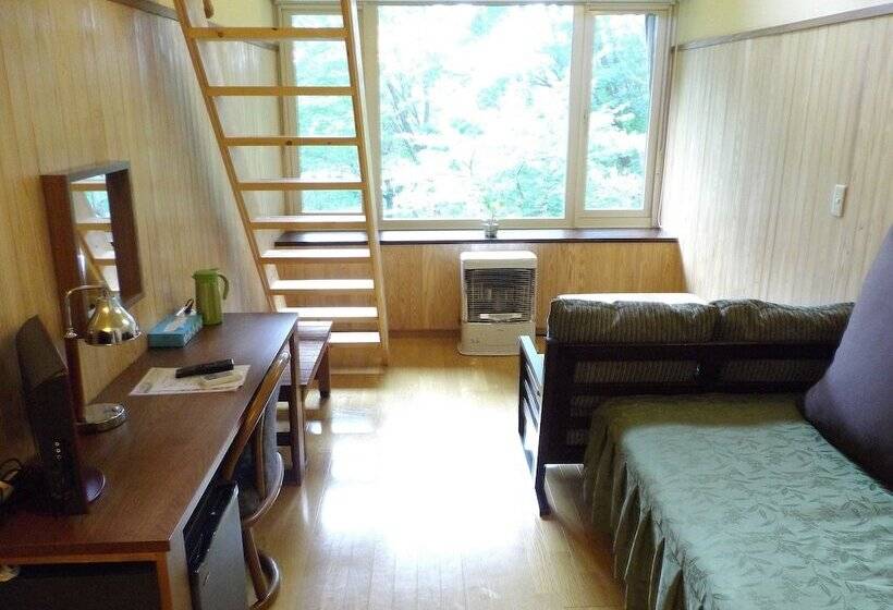 פנסיון Cafe & Inn That Sounds Good