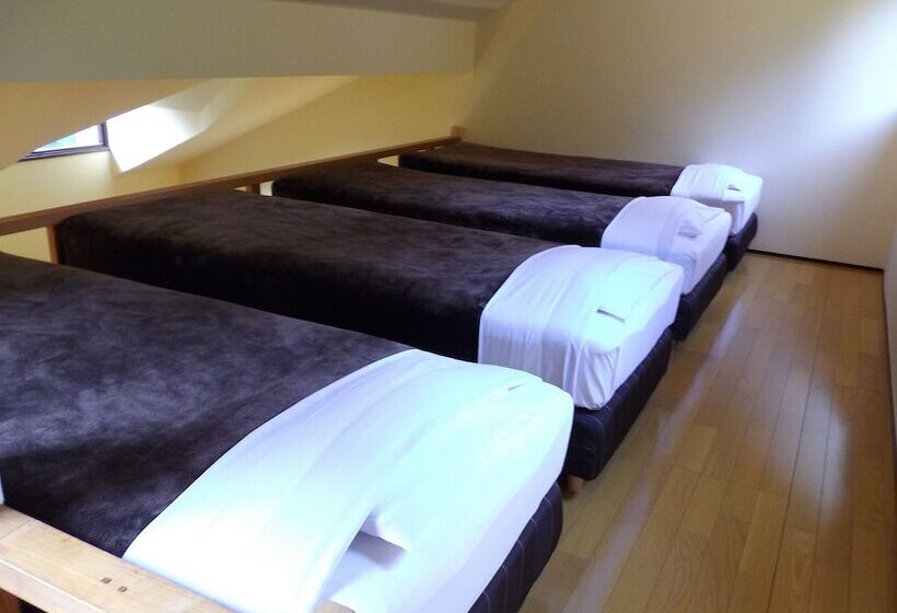 פנסיון Cafe & Inn That Sounds Good