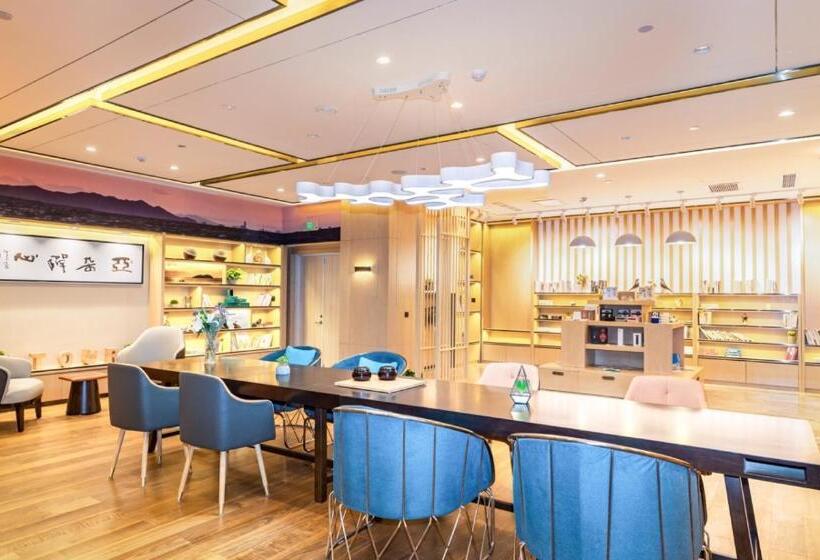 Atour Hotel Weihai City Center