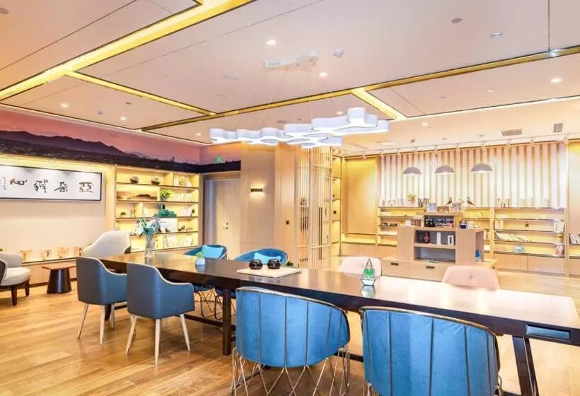 Atour Hotel Weihai City Center