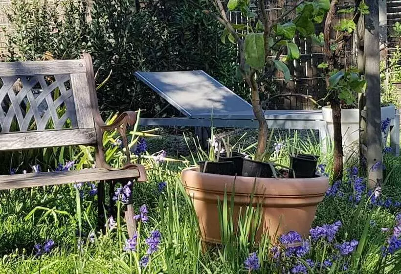 تختخواب و صبحانه La Maison Bastide