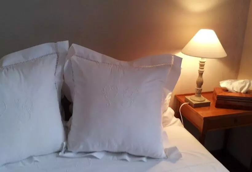 تختخواب و صبحانه La Maison Bastide