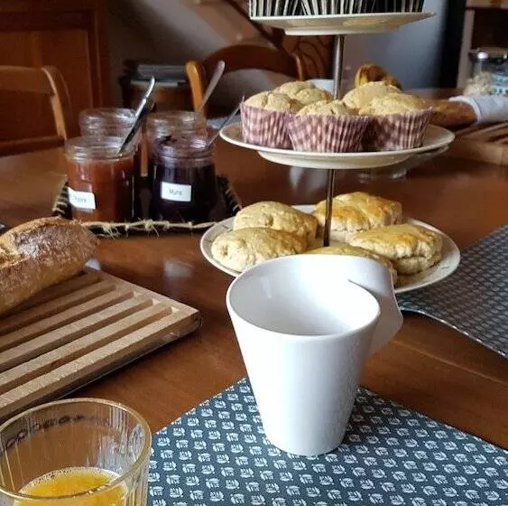 تختخواب و صبحانه La Maison Bastide