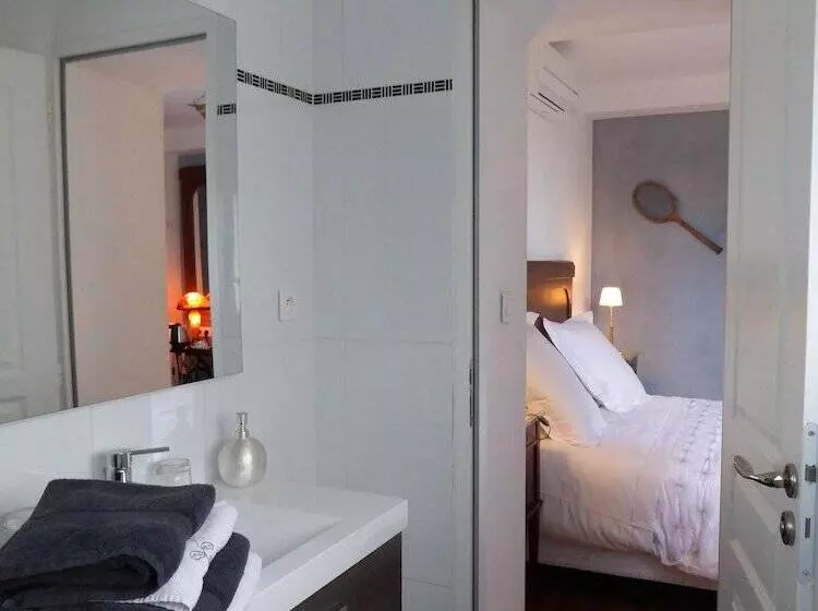 تختخواب و صبحانه La Maison Bastide