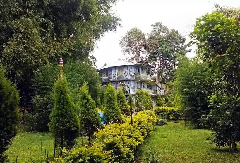 Hotelli Dhardo Retreat & Resort