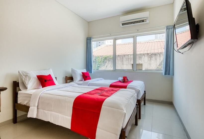 פנסיון Reddoorz Near Ciputra World 3