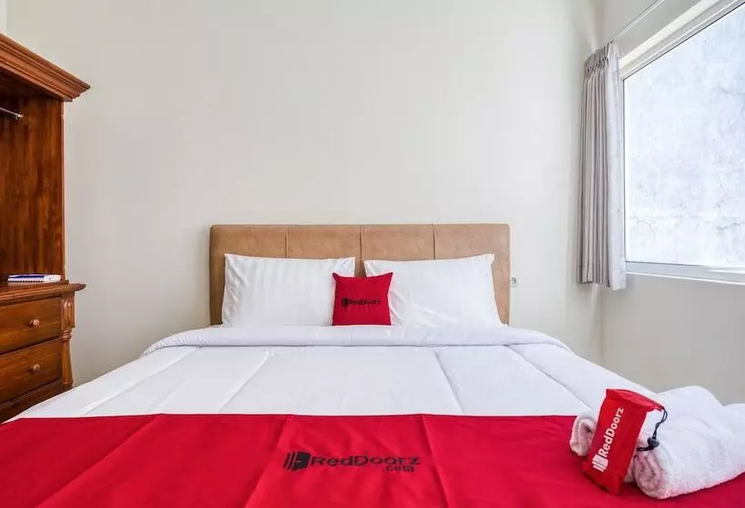 Majatalo Reddoorz Near Ciputra World 3