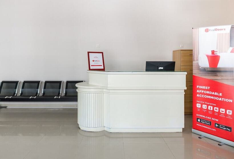 פנסיון Reddoorz Near Ciputra World 3