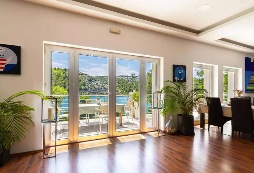 Majatalo Scardona Park Luxury Accommodation