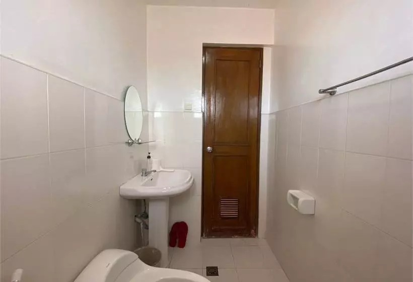 Majatalo Titan Residence At Mactan Cebu