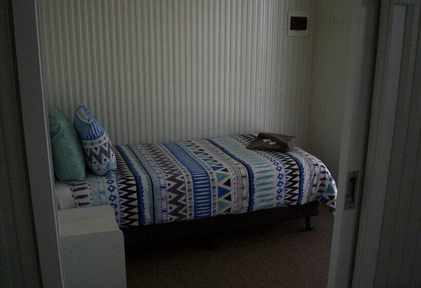 فندق Bega Caravan Park