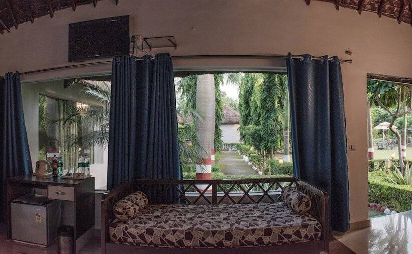 هتل Corbett Fun Resort